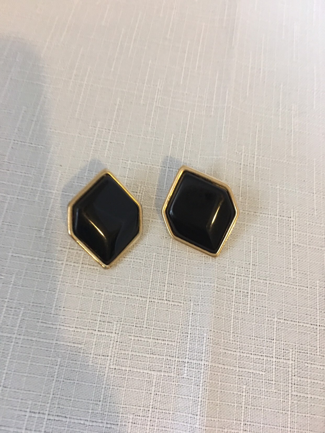 Vintage Trifari Vergoldeter Schwarzer Onyx Better Ohrringe Schmuck Vintage Trifari Vergoldeter Schwarzer Onyx Better Ohrringe Schmuck von OvertheMoonHighFinds