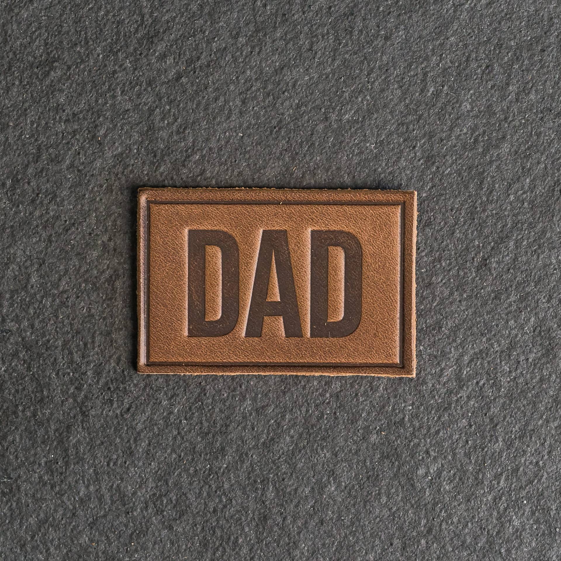 Dad Leder Aufnäher | Klettoption 3 "x 2" Rechteck New Dad Patch Für Rucksäcke, Jacken Und Mehr Muttertagsgeschenk von OxAndPine