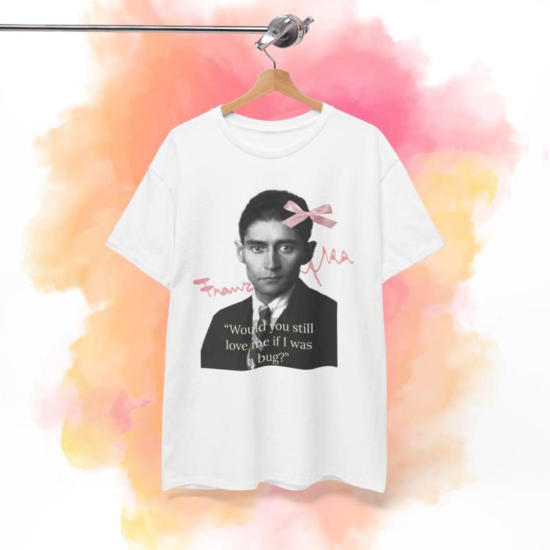 Kafka Meme T-Shirt | Würdest Du Mich Auch Noch Lieben, Wenn Ich Ein Käfer Wäre? von OxMoronShop