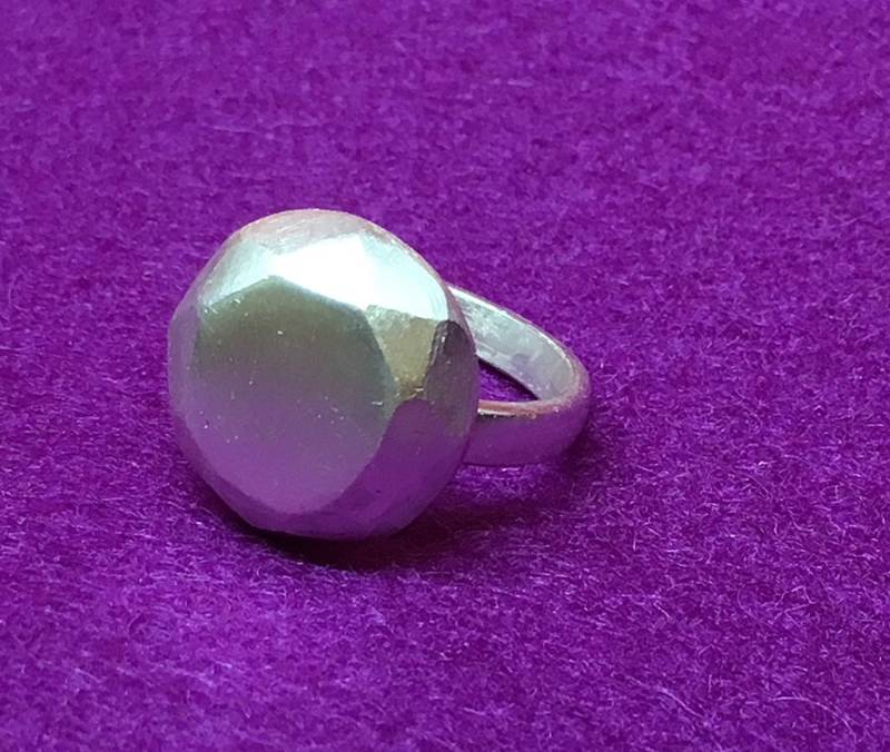 Facettierte Feine Silber Edelstein-Ring Facettierte Feine Silber Edelstein-Ring von Oxume