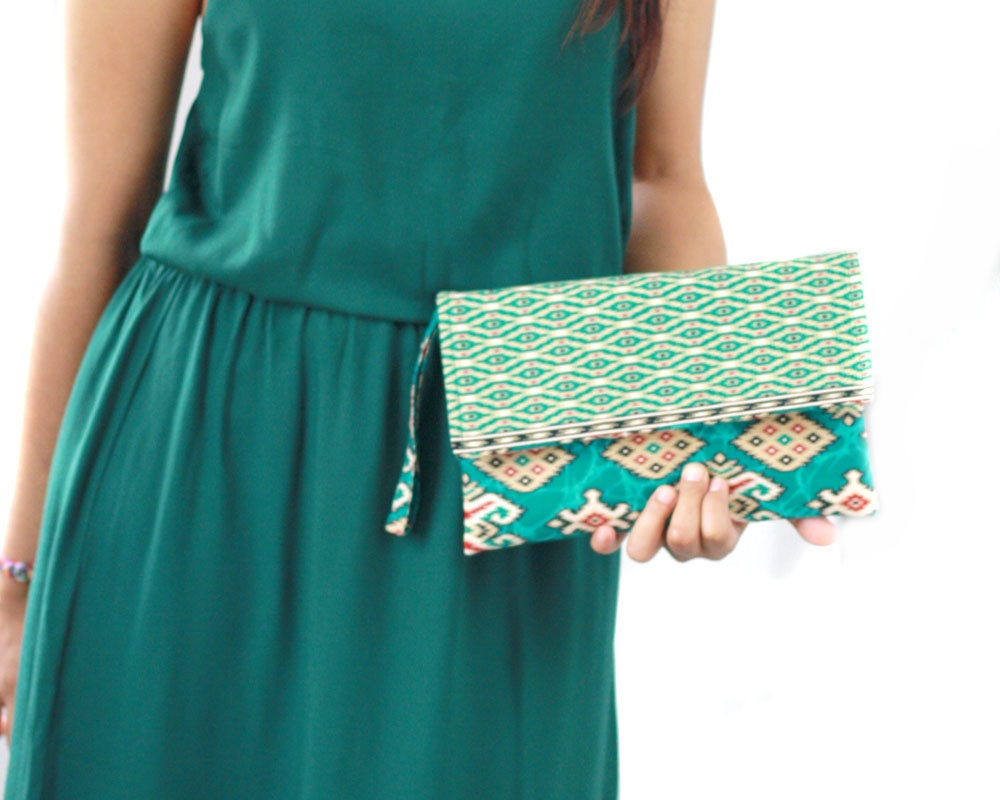 Blaugrün Batik Umschlag Clutch Handgelenktasche Aus Baumwolle Blaugrün Batik Umschlag Clutch Handgelenktasche Aus Baumwolle von Oyeta