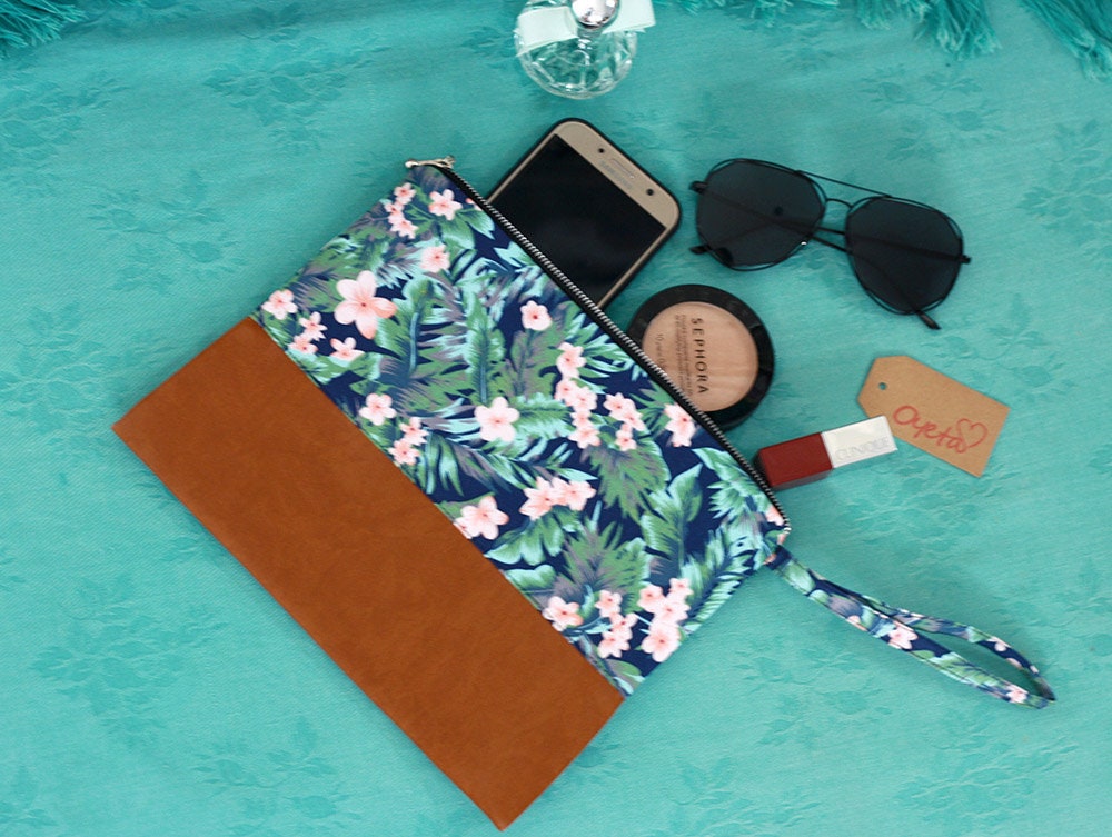 Blumen Und Blätter Clutch Geldbörse, Strand Hochzeit Brautjungferngeschenk, Kosmetiktäschchen, Schmink-Täschchen, Armband-Kupplung Blumen Und Blätter Clutch Geldbörse, Strand Hochzeit Brautjungferngeschenk, Kosmetiktäschchen, Schmink-Täschchen, Armband-Kupplung von Oyeta