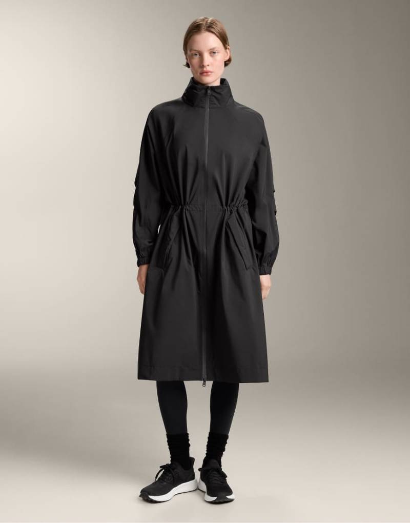 OYSHO - 10K - Wasserfeste, besonders leichte Regenjacke in Schwarz mit langem Schnitt und Wattierung von Oysho