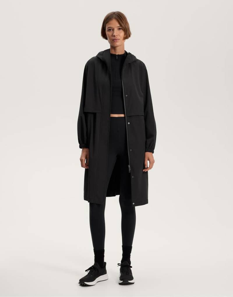 OYSHO - 10K wasserdichte, superleichte Jacke in Schwarz mit langem Schnitt von Oysho