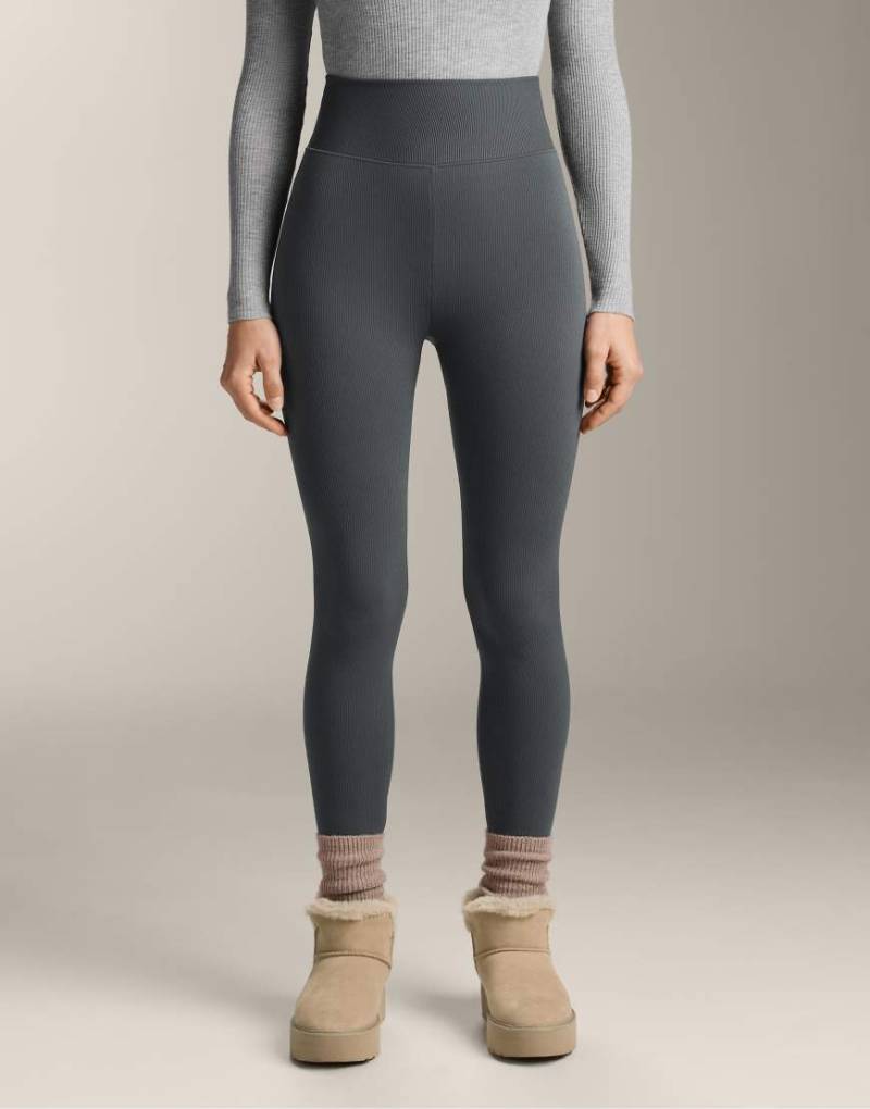 OYSHO - Besonders warme, nahtlose und knöchellange Leggings in Anthrazit mit Rippenstruktur und superhohem Bund, 70 cm-Grau von Oysho