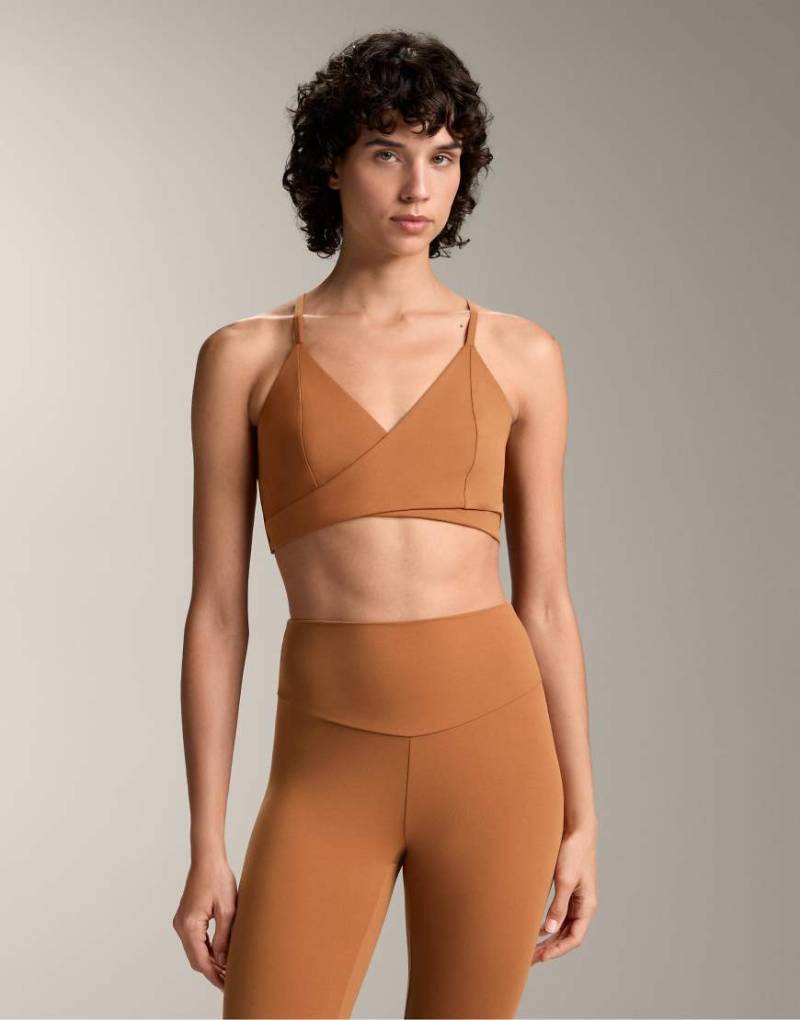 OYSHO - Comfortlux - Crossover-Sport-BH in dunklem Orange mit mittlerer Stützfunktion und Körbchen von Oysho