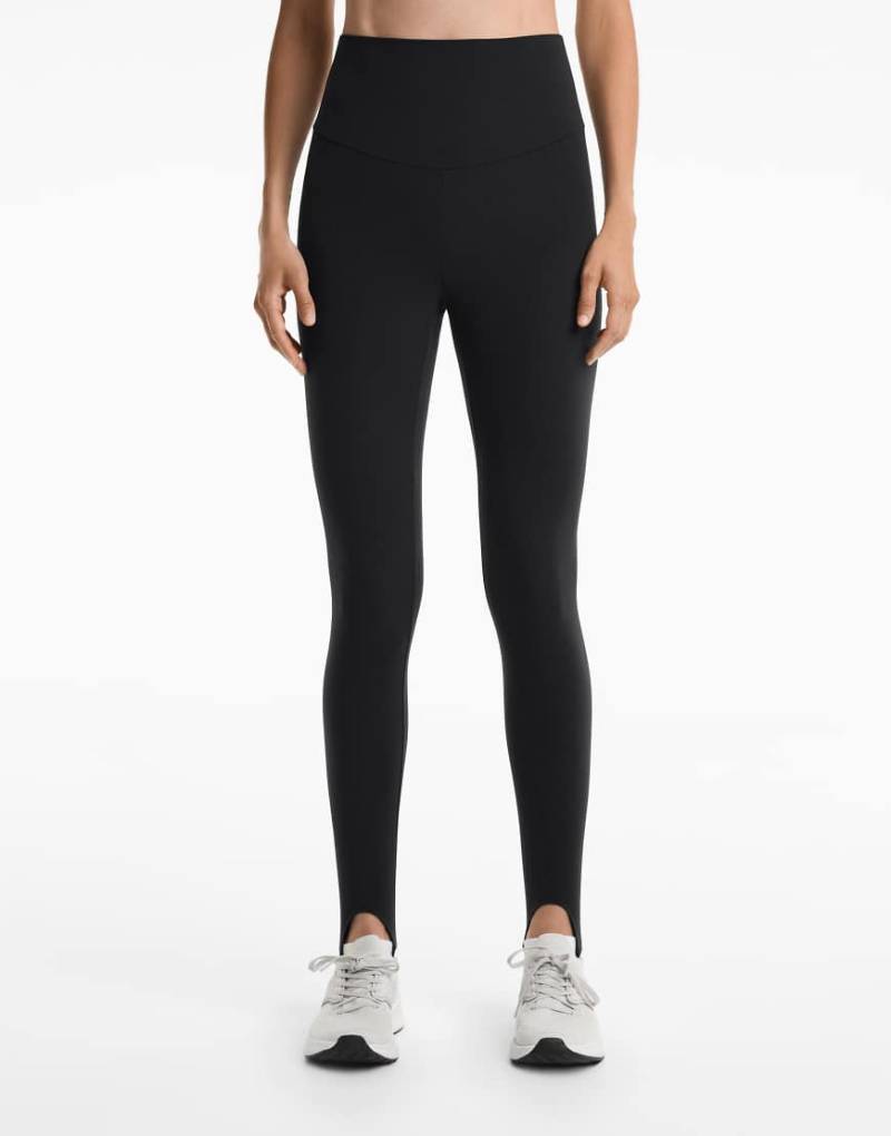 OYSHO - Comfortlux - Knöchelhohe Steg-Leggings in Schwarz mit super-hohem Bund OYSHO - Comfortlux - Knöchelhohe Steg-Leggings in Schwarz mit super-hohem Bund von Oysho