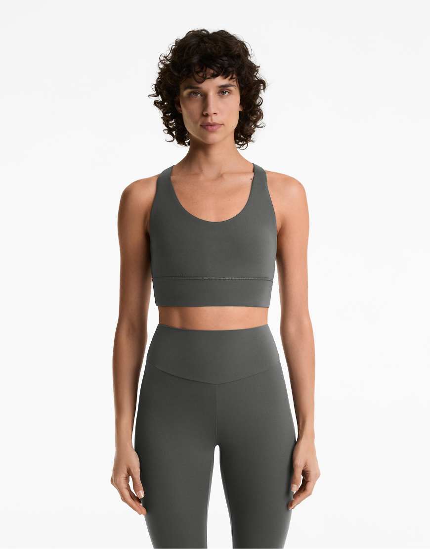 OYSHO - Comfortlux - Sport-BH in dunklem Anthrazit mit Körbchen und mittlerer Stützfunktion-Schwarz von Oysho