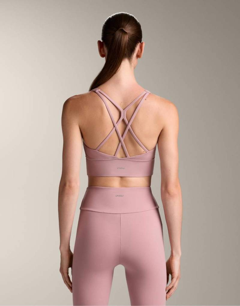 OYSHO- Comfortlux - Sport-BH in verwaschenem Rosé mit Körbchen und mittlerer Stützfunktion-Rosa von Oysho