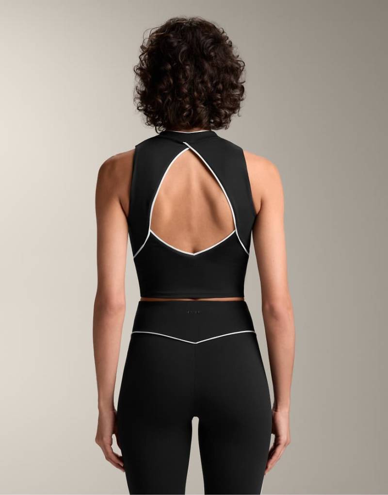 OYSHO - Comfortlux - Tanktop in Schwarz mit Paspelierung von Oysho