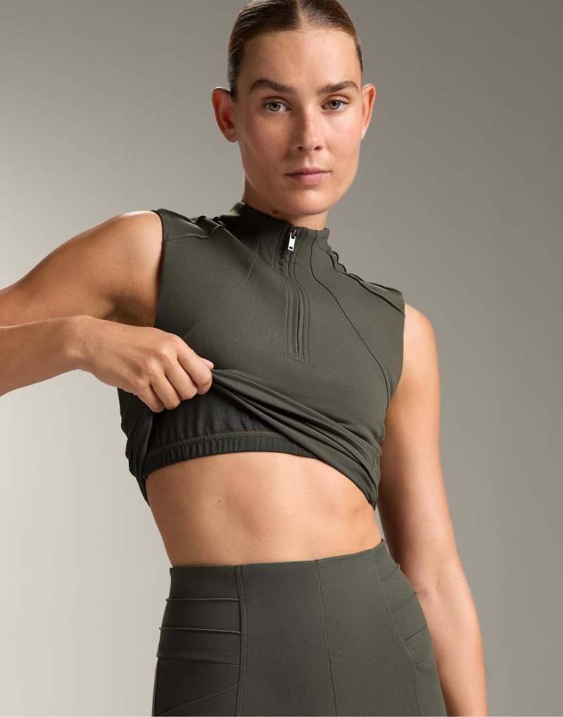 OYSHO - Evermove - Tanktop in Grün mit Faltendetail von OYSHO