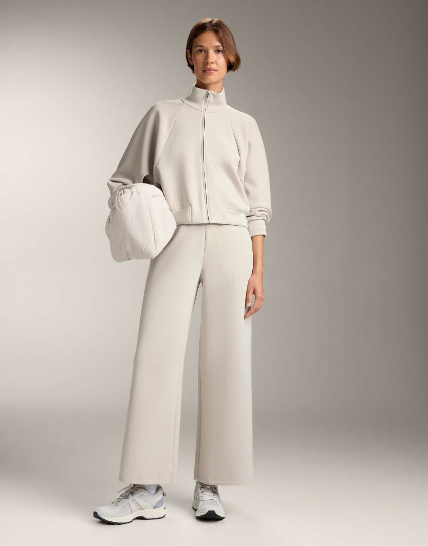 OYSHO - Gerade geschnittene, gestreifte Hose in Hellrosa mit weichem Modal von Oysho