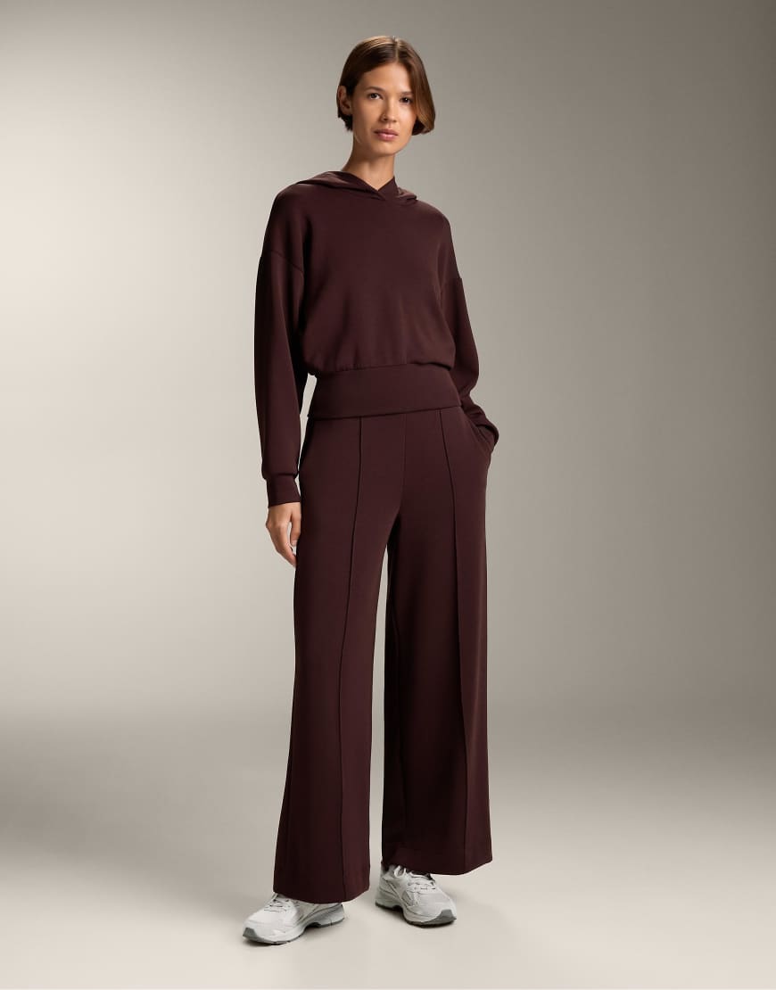 OYSHO - Gerade geschnittene Hose aus Modalmix in Braun mit Bügelfalte-Brown von Oysho