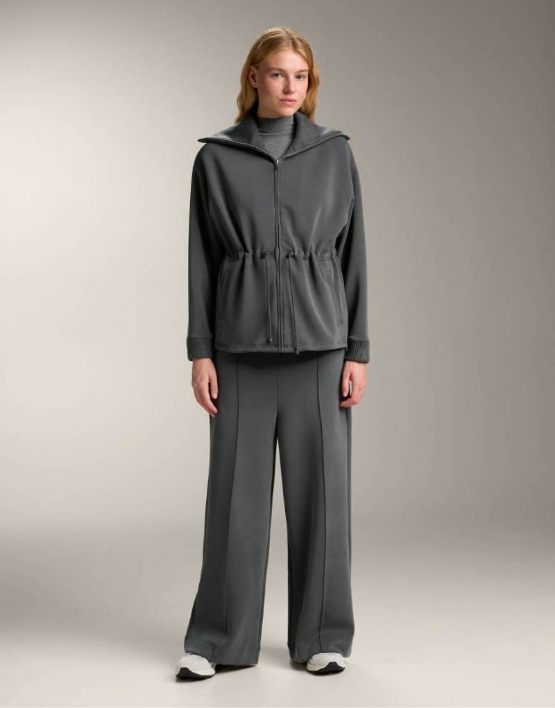 OYSHO - Gerade geschnittene Hose in Anthrazit mit angerautem Modal und superhohem Bund-Grau von OYSHO