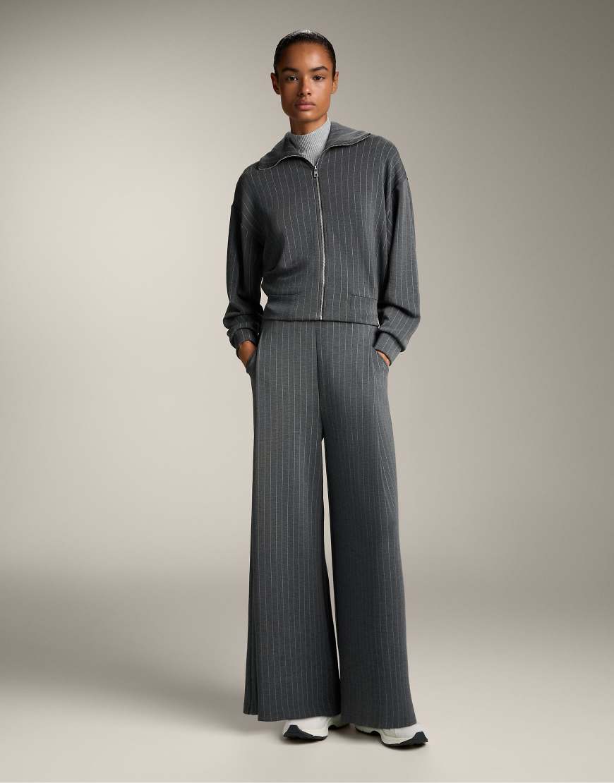 OYSHO - Gestreifte, kastige Jacke aus weichem Modal in Dunkelgrau mit Rückenfalte-Schwarz von Oysho