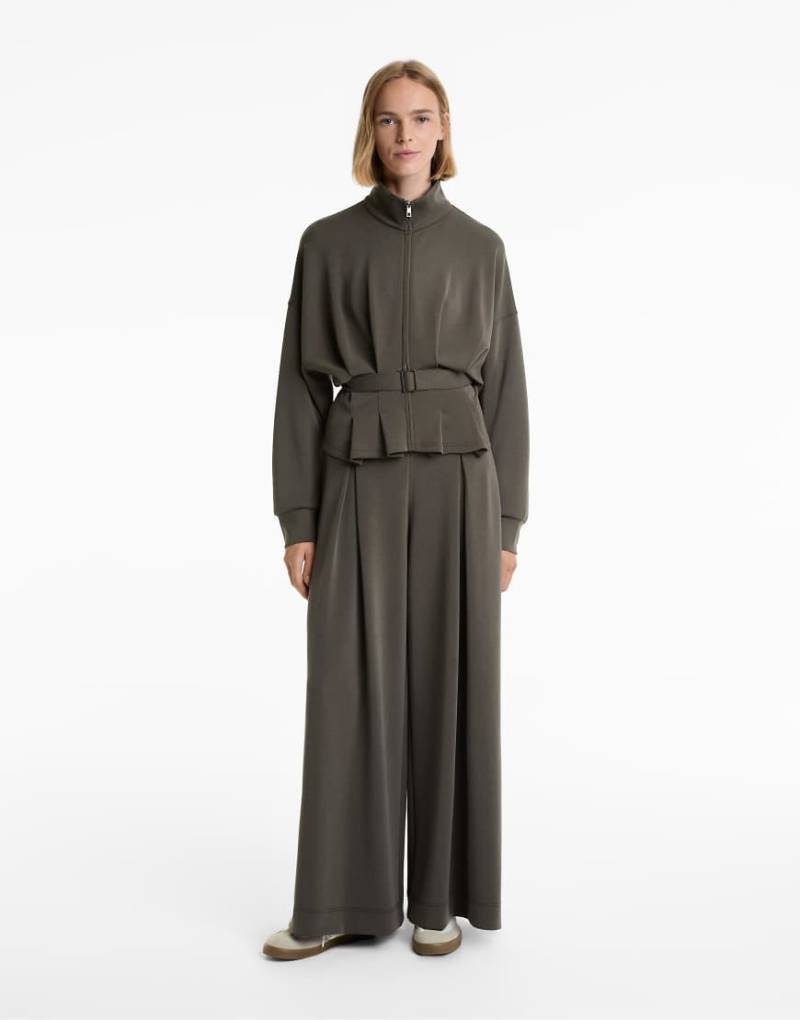 OYSHO - Jacke in Schwarz mit Gürtel und weichem Modal von Oysho