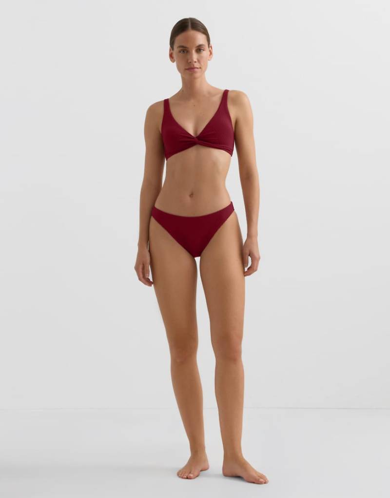 OYSHO - Klassische Jacquard-Bikinihose in Burgunderrot mit kleinem Karomuster-Lila von OYSHO