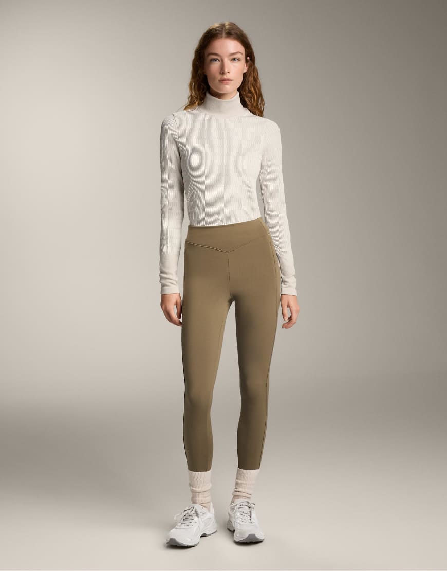 OYSHO - Knöchellange, warme Leggings in Military-Khaki mit Taschen und hohem Bund, 70 cm Schrittlänge-Grün von Oysho