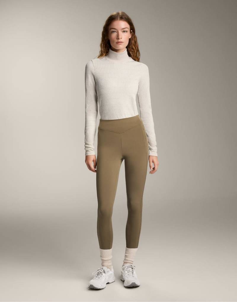 OYSHO - Knöchellange, warme Leggings in Military-Khaki mit Taschen und hohem Bund, 70 cm Schrittlänge-Grün von Oysho