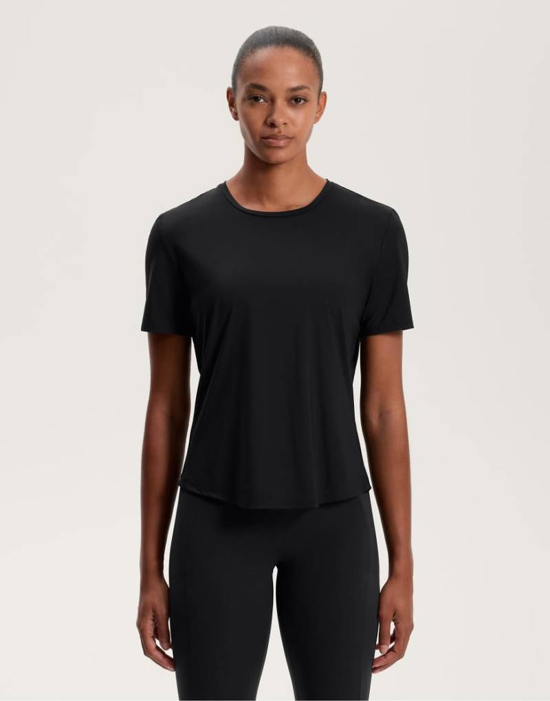 OYSHO - Kurzärmliges Funktions-T-Shirt in Schwarz von OYSHO