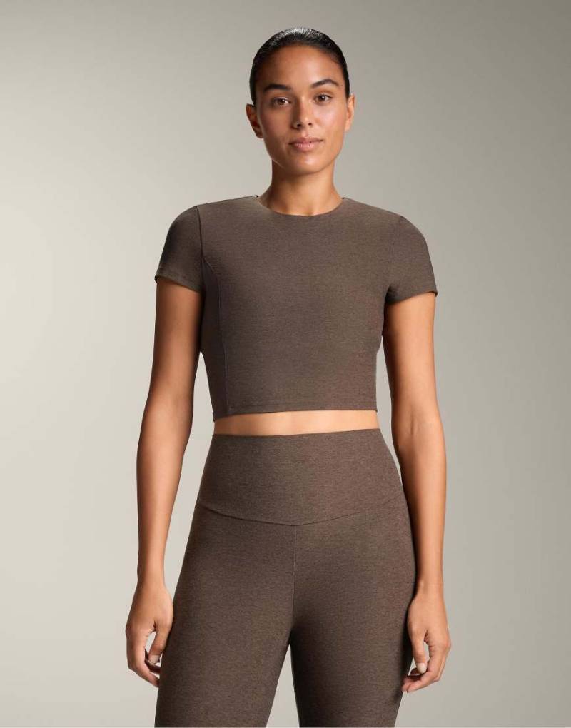 OYSHO - Kurzärmliges T-Shirt aus Comfortlux-Material in Braun-Brown von Oysho