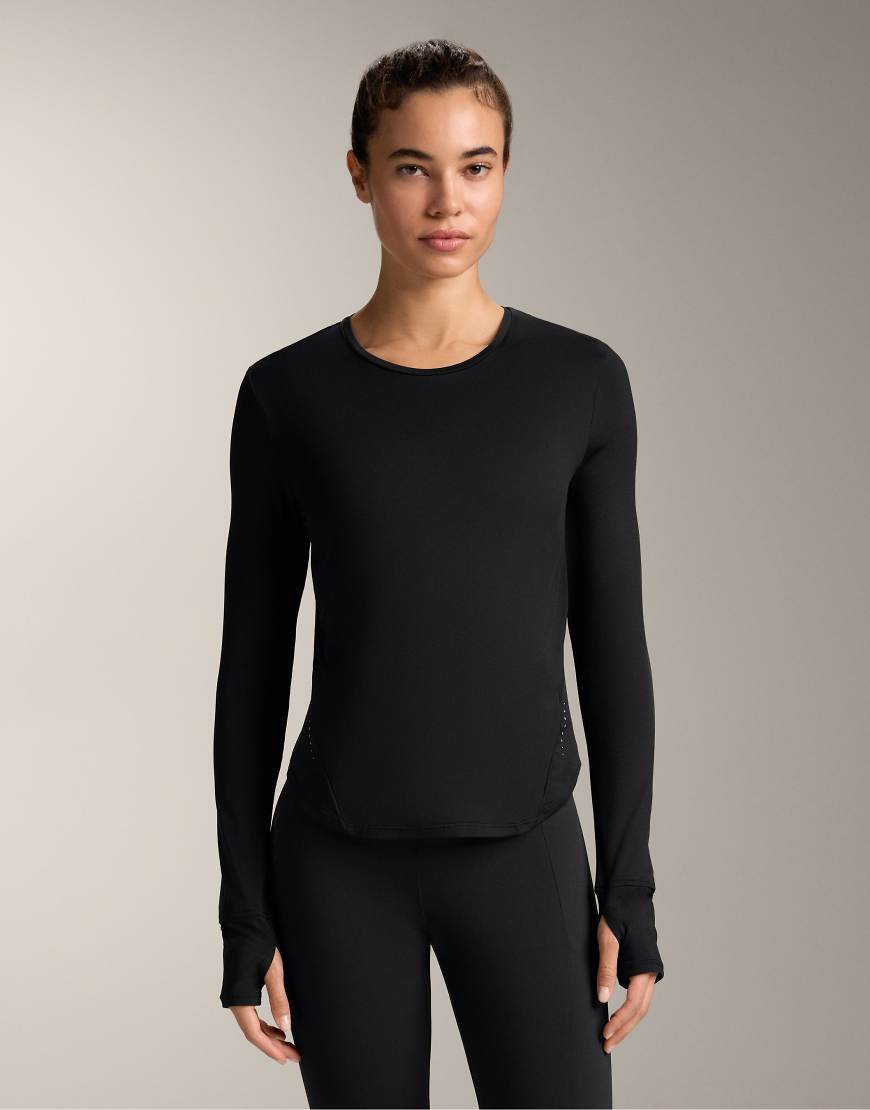 OYSHO - Langärmliges Funktions-T-Shirt in Schwarz von Oysho