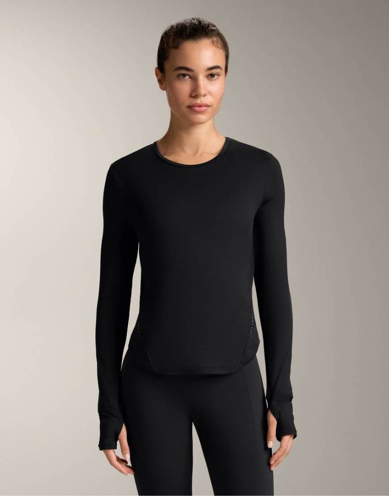 OYSHO - Langärmliges Funktions-T-Shirt in Schwarz von Oysho