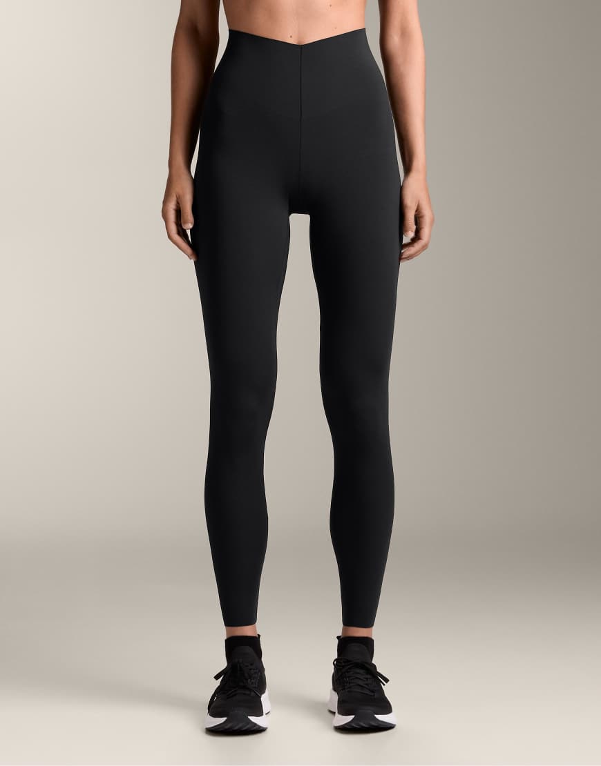 OYSHO - Leichte, knöchellange Leggings in Schwarz mit V-förmigem, super-hohem Bund, 65 cm Schrittlänge von Oysho