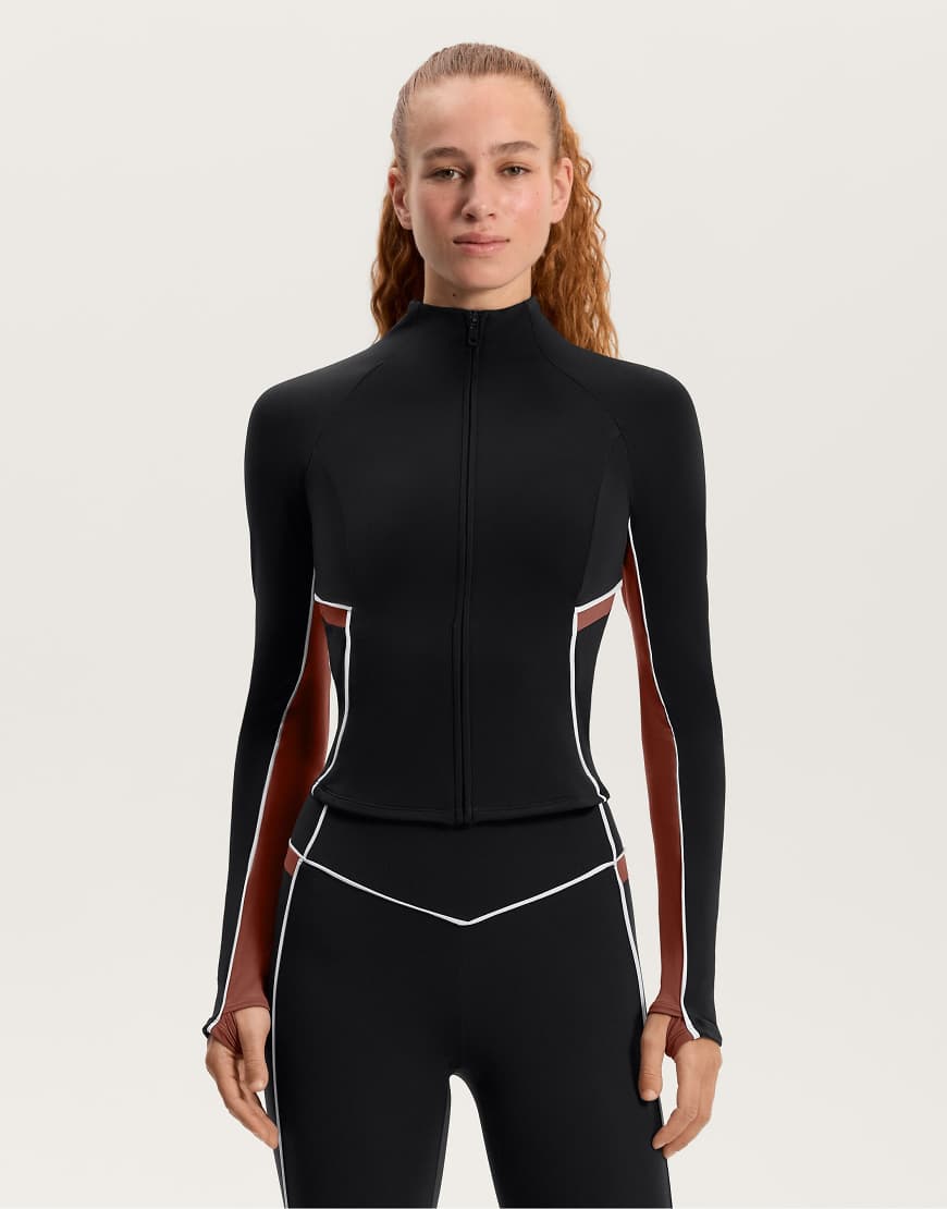 OYSHO - Leichte, warme Jacke aus Funktionsmaterial in Schwarz mit Paspelierung von OYSHO