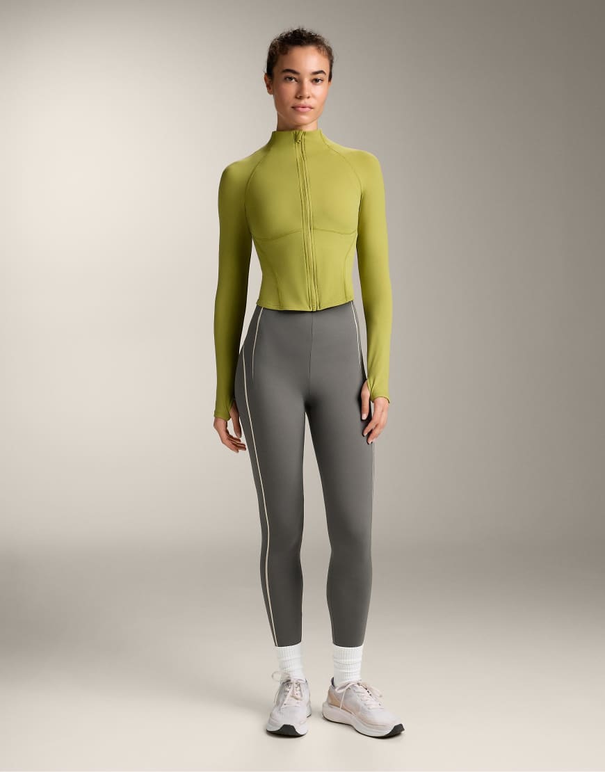 OYSHO - Leichte, warme Jacke in Hellgrün mit Ziernähten von Oysho