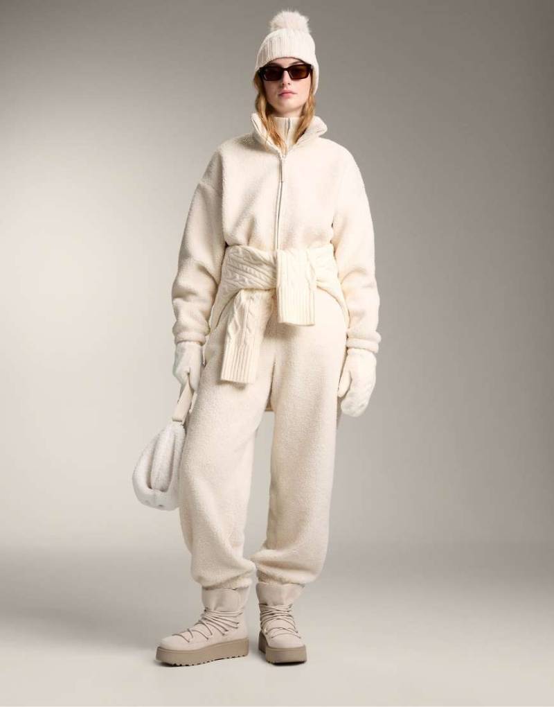 OYSHO - Leichter Jumpsuit aus Lammfellimitat in Ecru mit verstellbarer Taille-Neutral von OYSHO