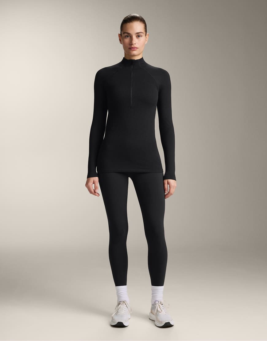 OYSHO - Nahtloses Funktions-T-Shirt in Schwarz von Oysho