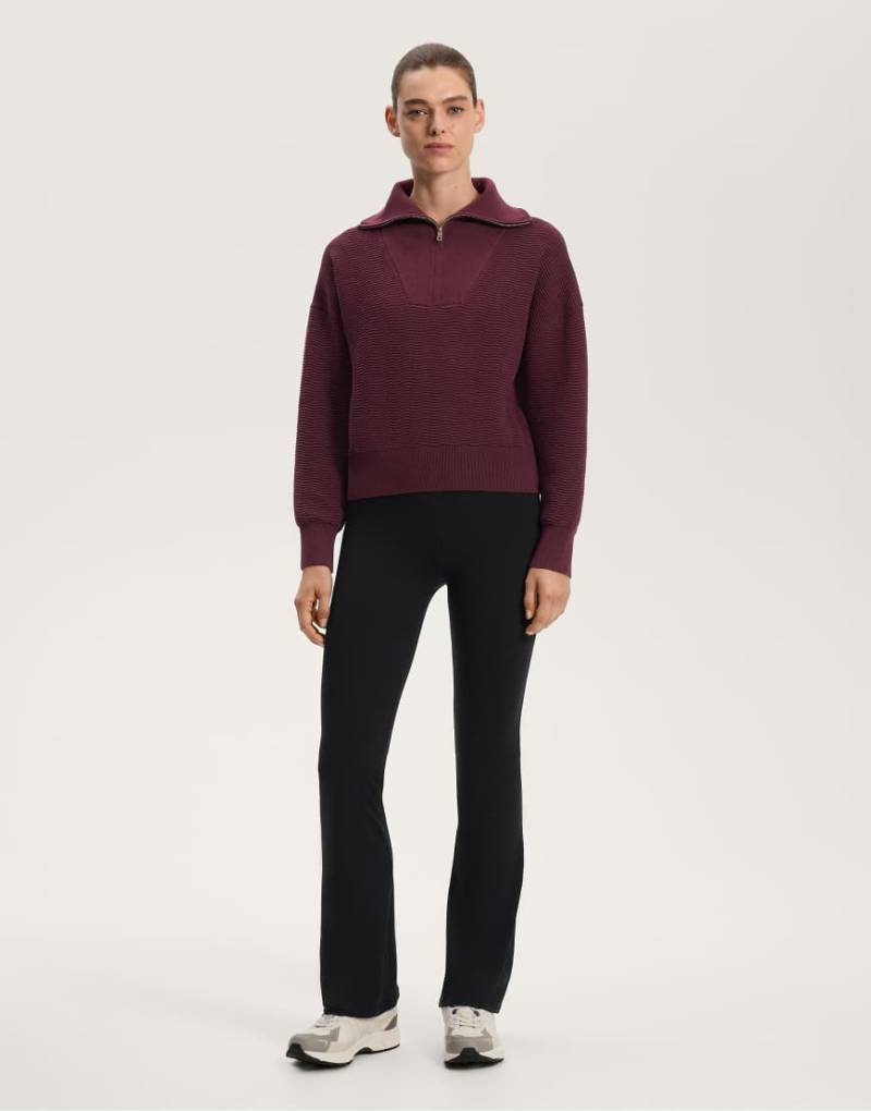 OYSHO - Pullover aus Strukturstrick in dunklem Kastanienbraun mit halblangem Reißverschluss-Rot von Oysho