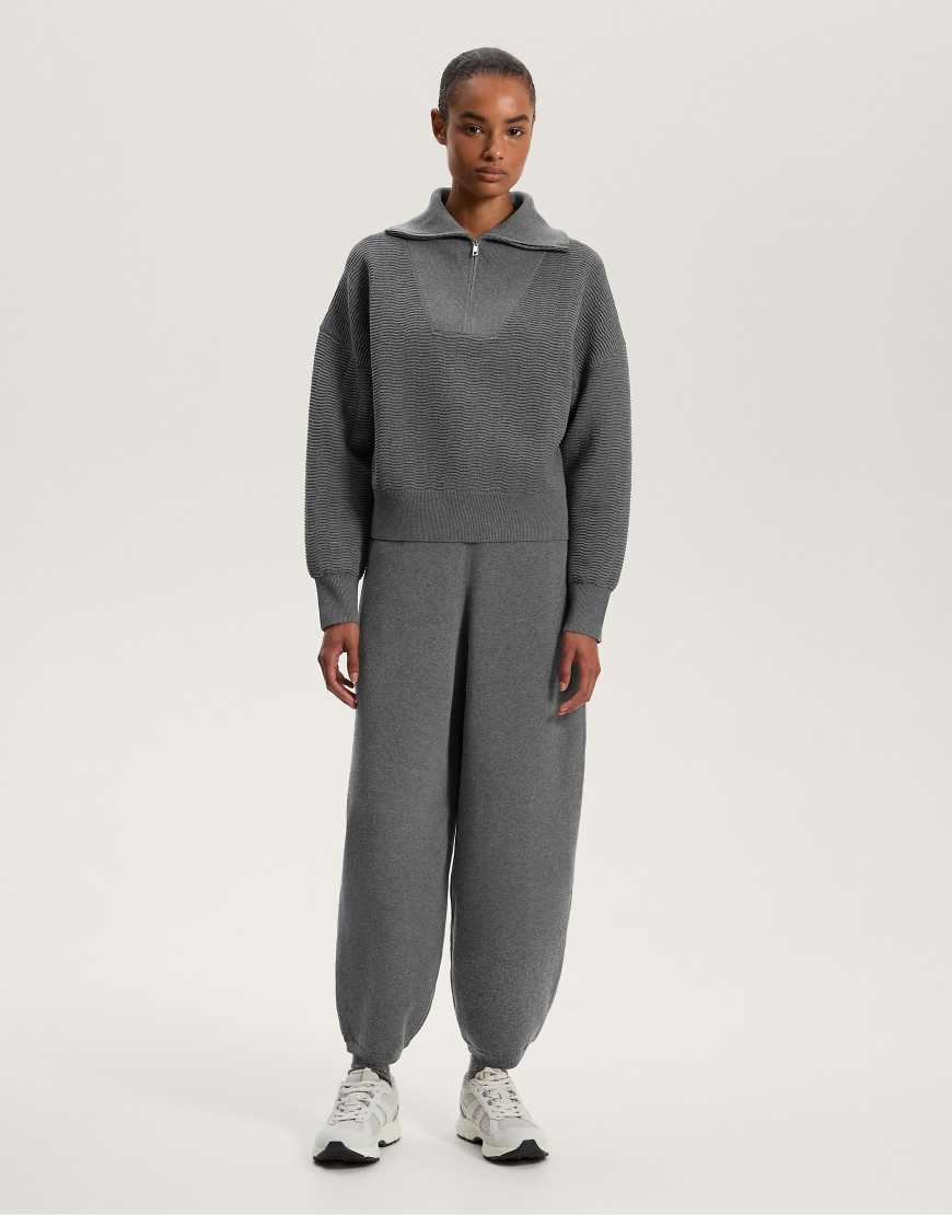 OYSHO - Strickhose in meliertem Dunkelgrau in Kokon-Passform von Oysho