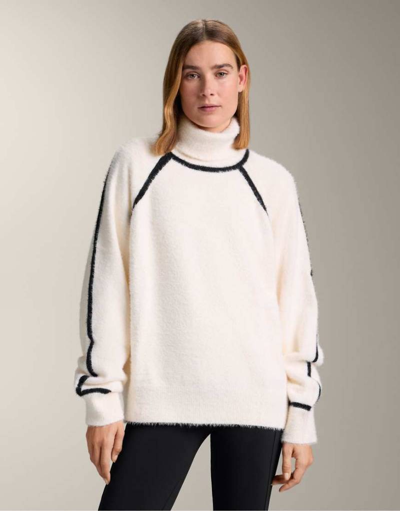 OYSHO - Strickpullover in Ecru mit Paspelierung und hohem Kragen-Neutral von OYSHO