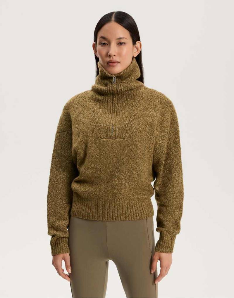 OYSHO - Strickpullover in Military-Khaki mit kurzem Reißverschluss-Grün von Oysho