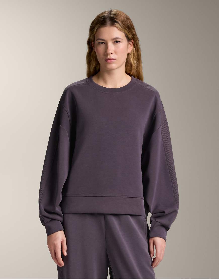OYSHO - Sweatshirt aus angerautem Modal in dunkler Aubergine mit geripptem Detail-Lila von Oysho