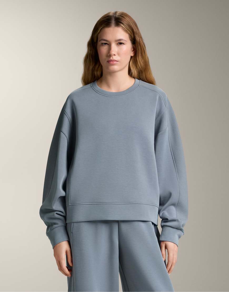 OYSHO - Sweatshirt in Graublau mit angerautem Modal und seitlicher Rippstruktur von Oysho