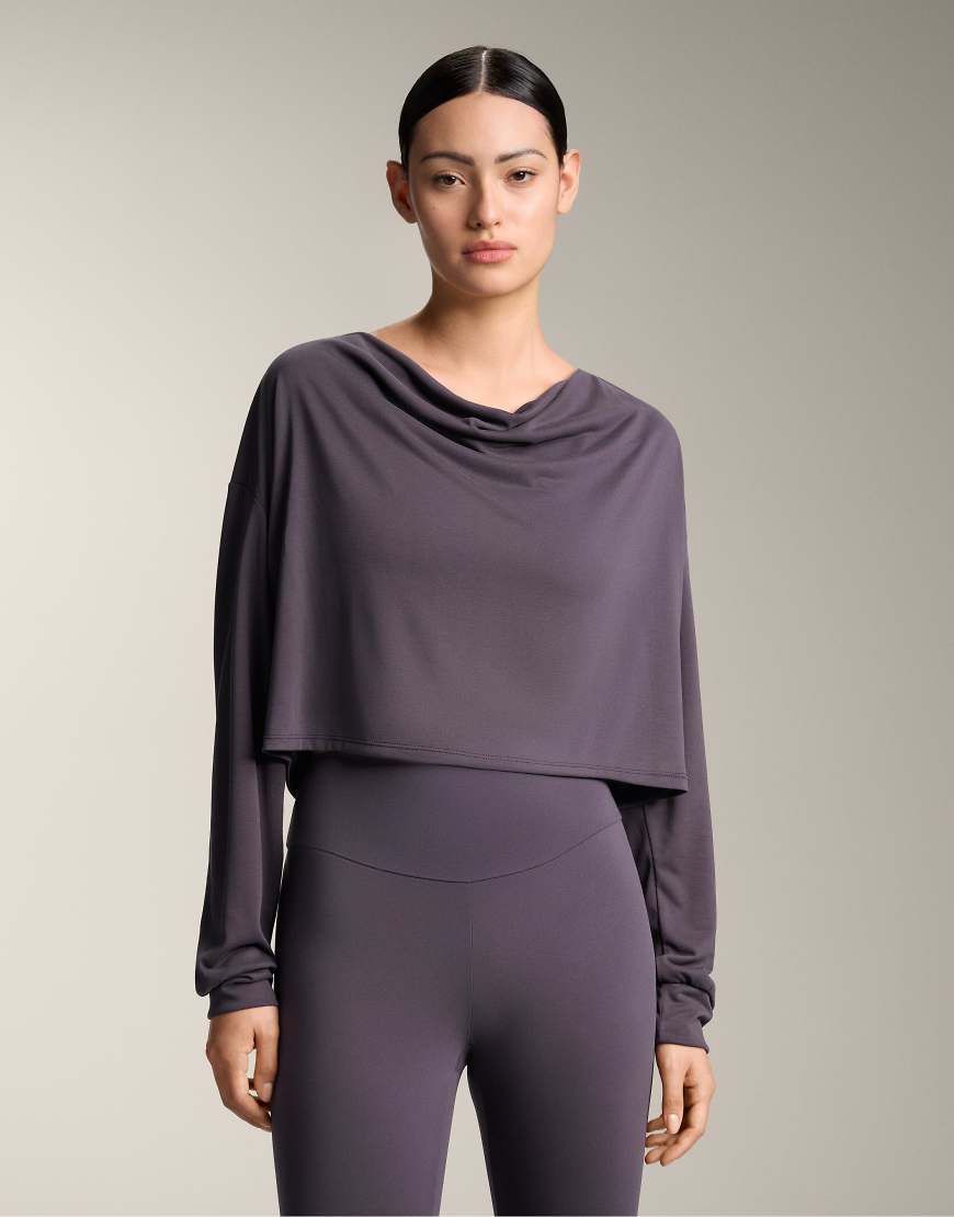 OYSHO - T-Shirt aus Modal in dunkler Aubergine mit drapiertem Ausschnitt-Lila von Oysho