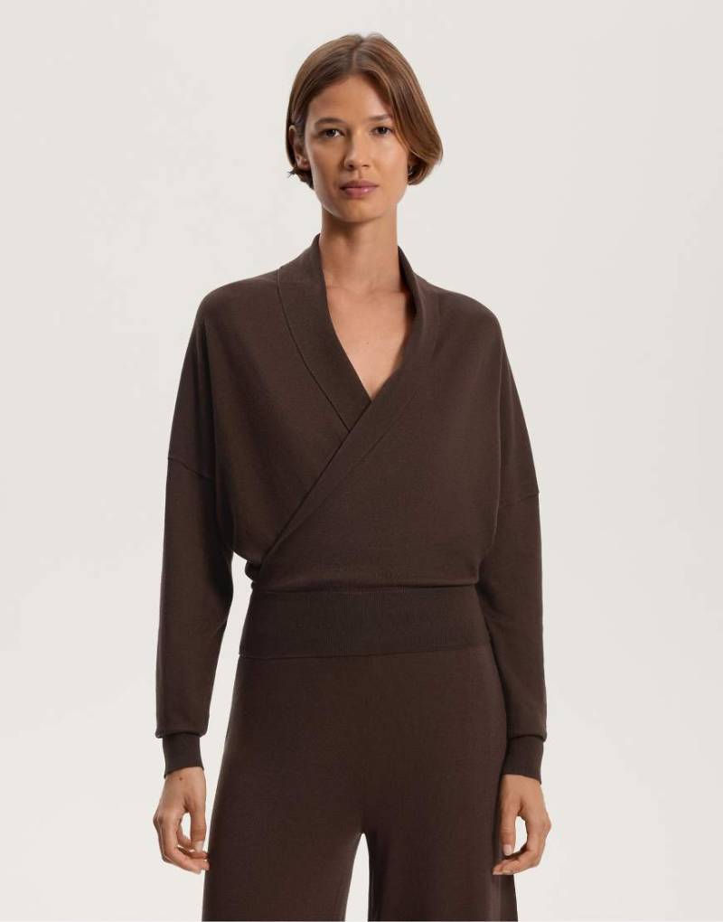 OYSHO - Taillierter Wickelpullover in Braun-Brown von OYSHO