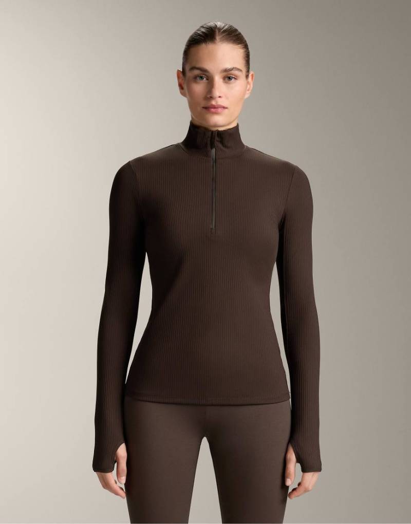 OYSHO - Thermal - Geripptes Baselayer-T-Shirt in Braun-Brown von Oysho