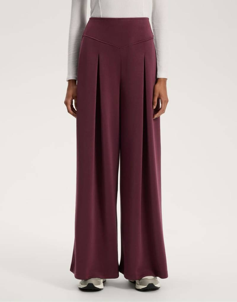 OYSHO - Weit geschnittene Hose aus weichem Modal in dunklem Kastanienbraun mit Bundfalte-Rot von Oysho