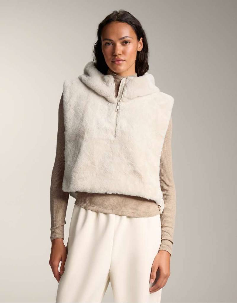 OYSHO - Weste aus Kunstpelz in Steinbeige mit Kapuze-Grau von Oysho