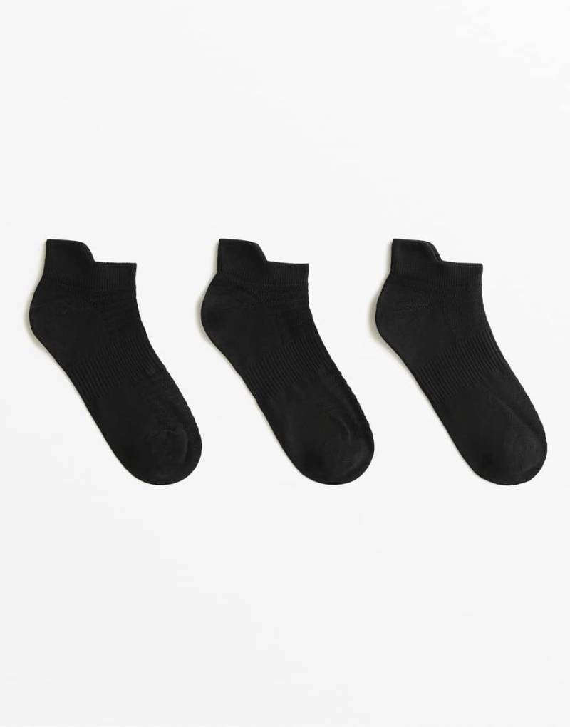 Oysho - 3 Paar Sneaker-Socken aus Polyamid-Mix in Schwarz mit Fersenlasche von Oysho