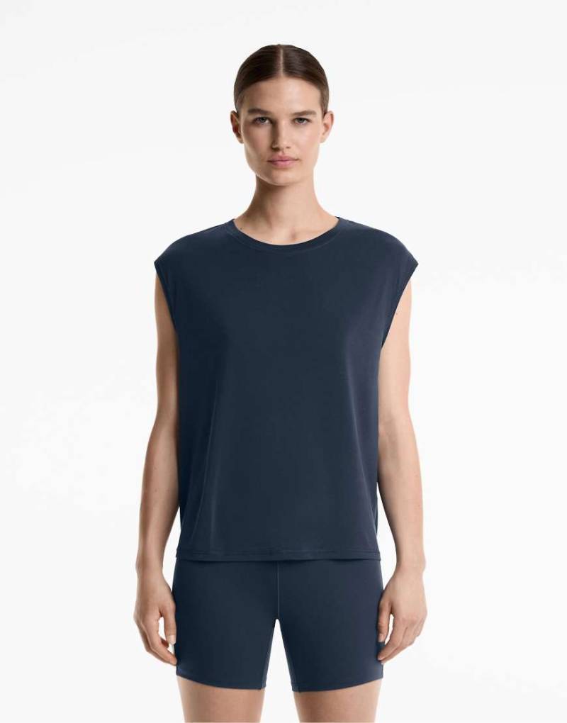 Oysho - Ärmelloses T-Shirt aus Modalmix in Mitternachtsblau von Oysho