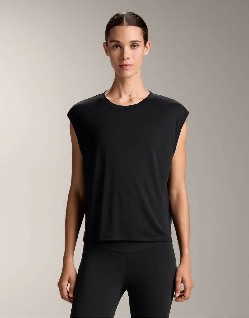 Oysho - Ärmelloses T-Shirt aus Modalmix in Schwarz von Oysho