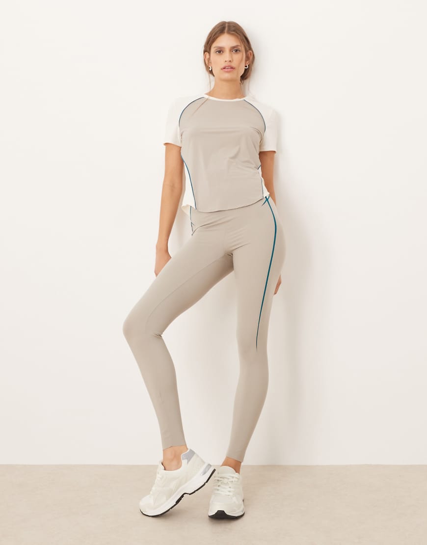 Oysho - Compressive Core Control Lines - Knöchellange Leggings in Nerzbeige mit hohem Bund, 65 cm-Brown von Oysho