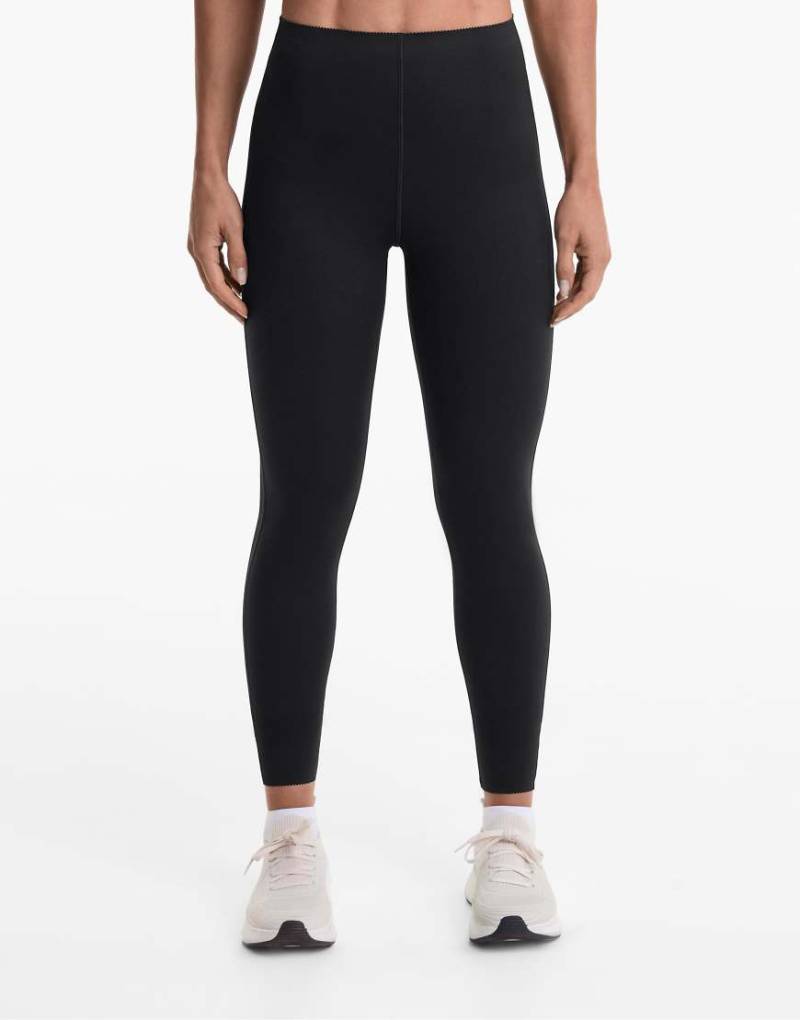Oysho - Extra Compressive Core Control - Knöchellange Leggings in Schwarz, 65 cm von Oysho