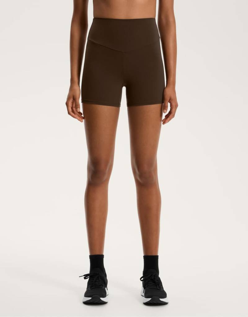 Oysho - Hotpants aus Comfortlux in Dunkelbraun mit hohem Bund, 10 cm von Oysho