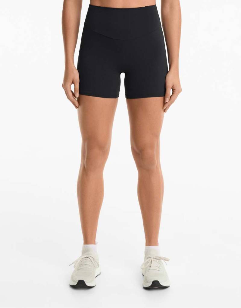 Oysho - Hotpants aus Comfortlux in Schwarz mit hohem Bund, 10 cm von Oysho